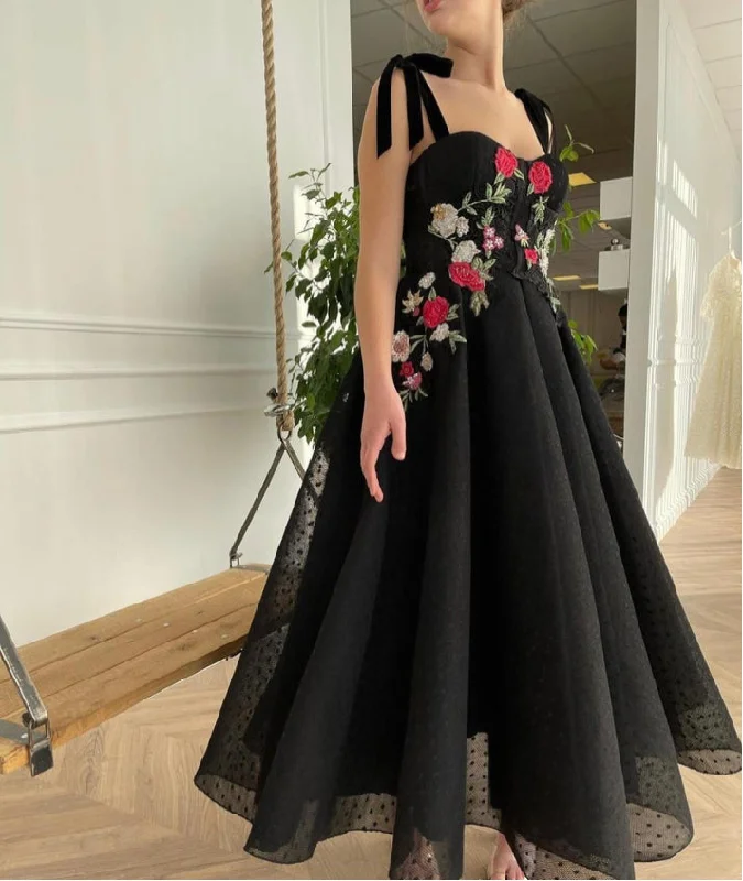 Evening Dress with Ruching -Midi Dresses in Glitter Finish -Evening Dress with Ruching -Black Polka Dot Tulle A Collection Evening Gown Colorful Floral Lace Velvet Spaghetti Straps Strap Pockets Ankle Length Dress cc234