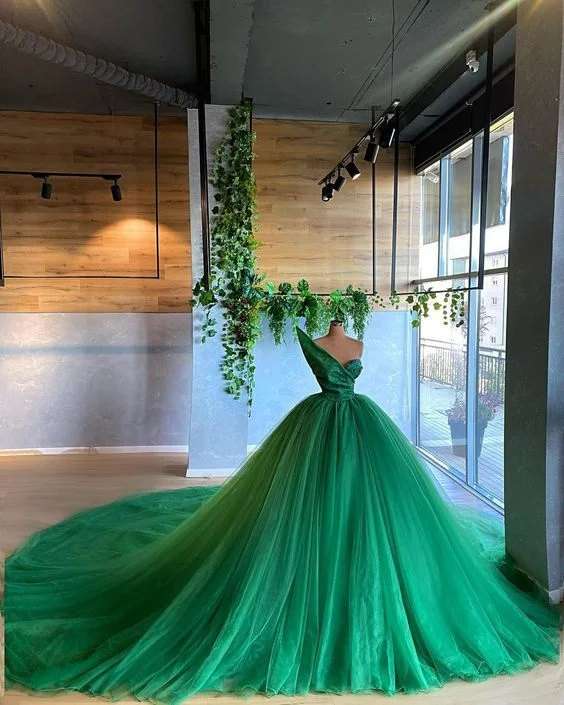 Evening Dress with Ruffled Front -Midi Dresses in Fine Velvet -Evening Dress with Ruffled Front -Gorgeous Green Ball Gown Sweet 16 Gown, Tulle Party Dresses C1531