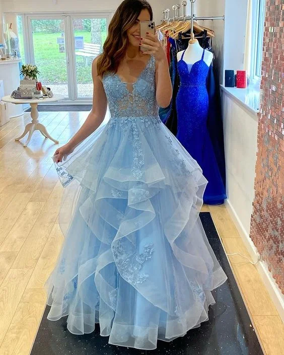 Evening Dress with Scoop Neck -Midi Dresses in Plush Cotton -Evening Dress with Scoop Neck -Princess A-Line V Neck Blue Tulle Long Prom Dresses with Appliques C1831